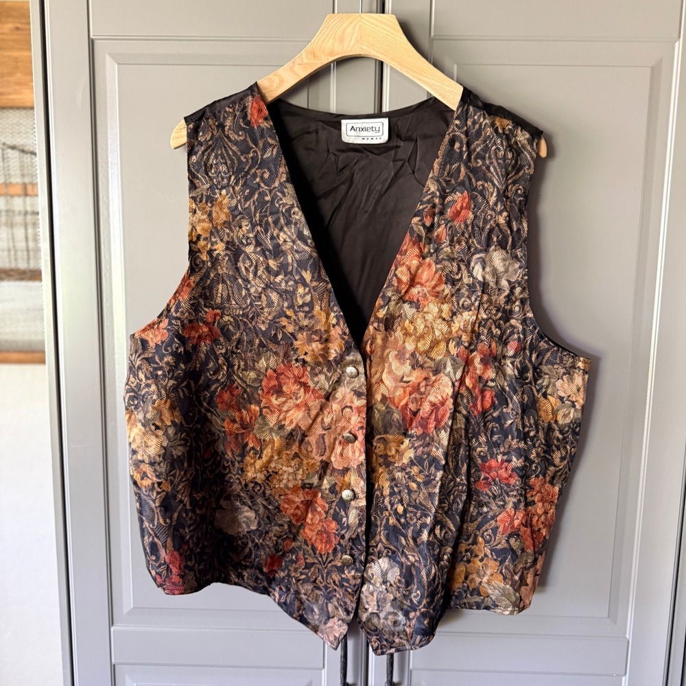 Anxiety Vintage 90s Dark Academia Woman Floral Tapestry Vest, Multicolor, XL